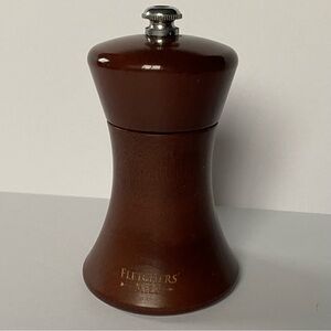 Fletcher's Mill Walnut Salt /Pepper Mill 4.5” Dark Brown Hourglass Shape